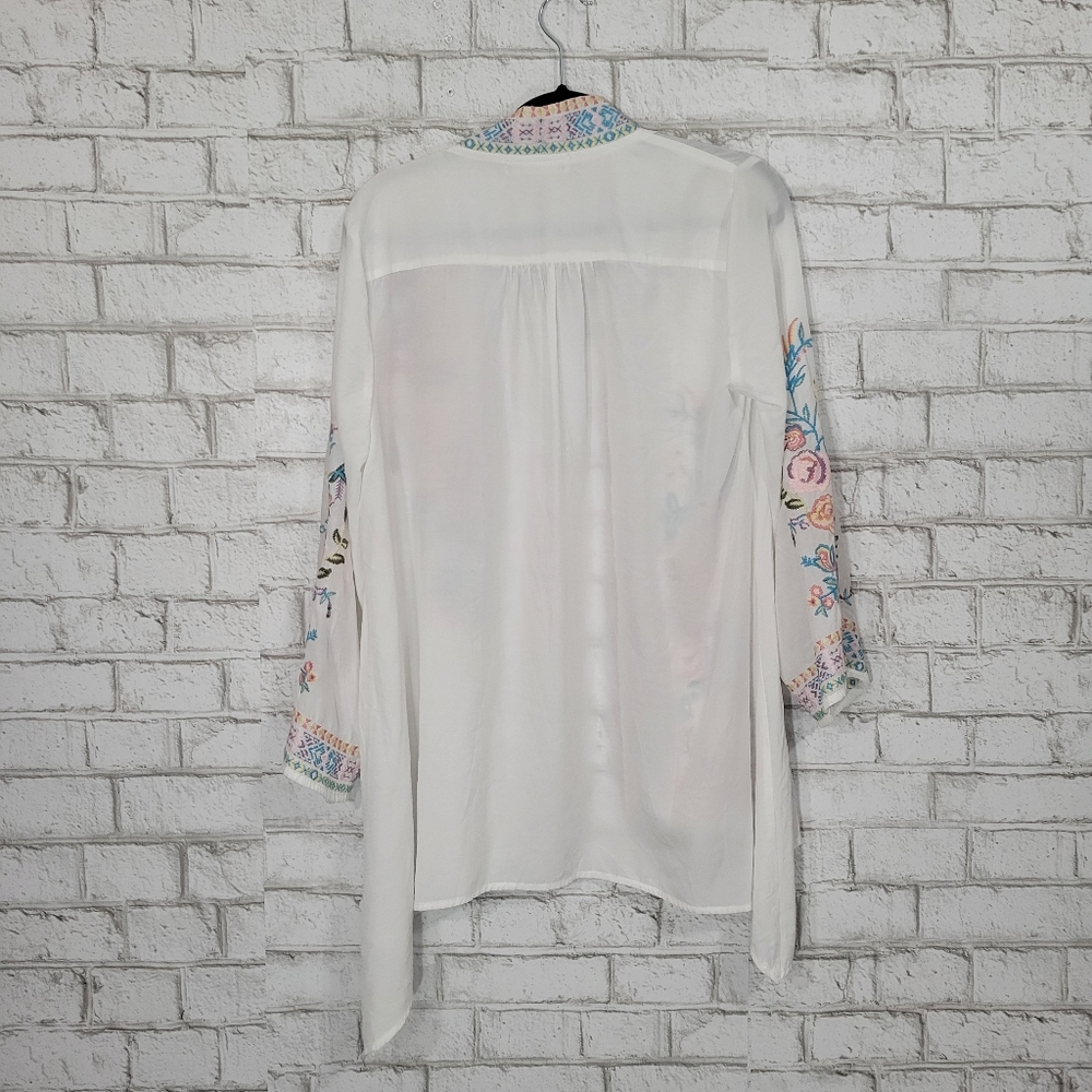 Impressions Embroidery Kimono - Size Medium - Picture 14 of 14